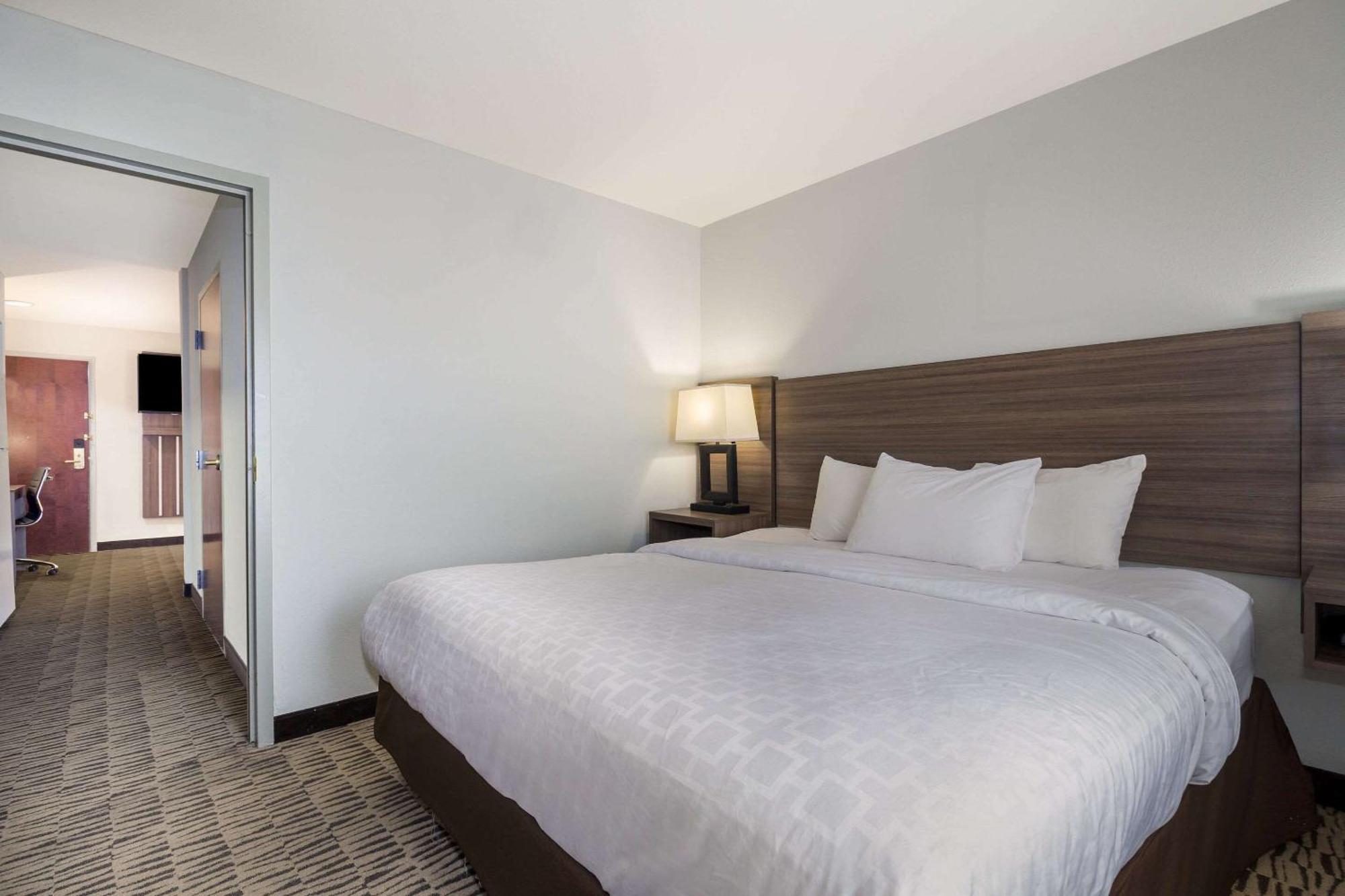Clarion Pointe Charleston - West Ashley Hotel Exterior photo