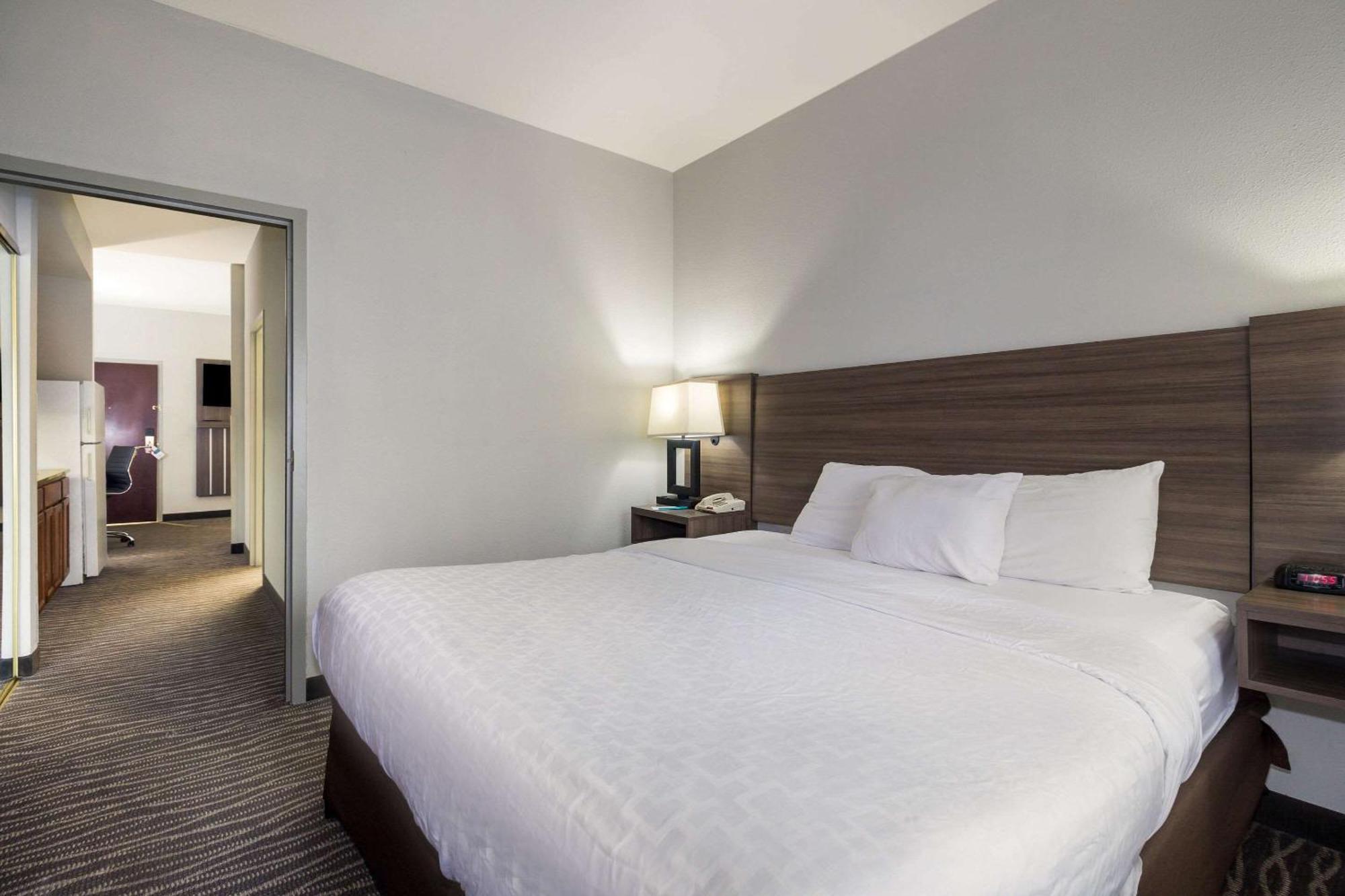 Clarion Pointe Charleston - West Ashley Hotel Exterior photo